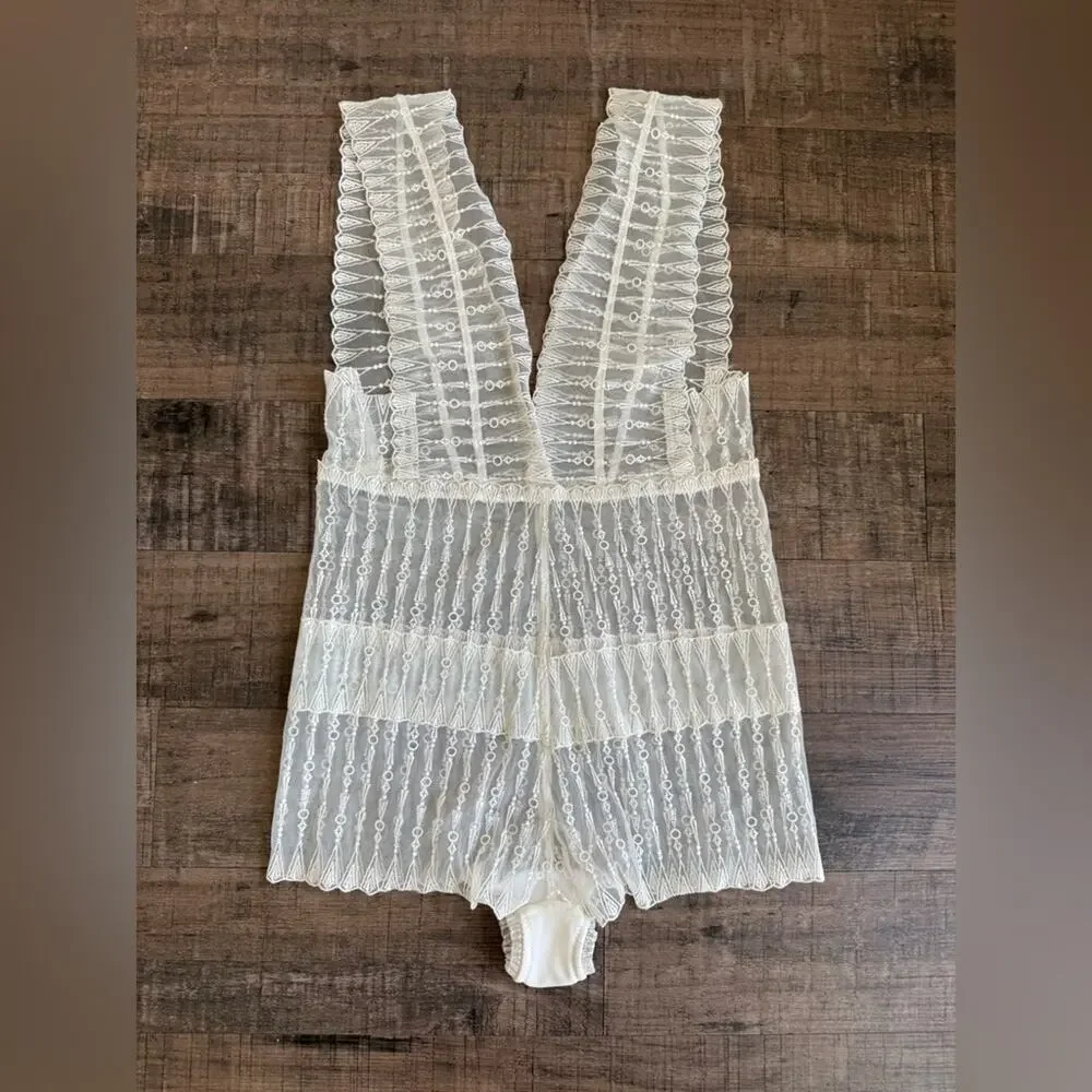 NWOT BHLDN Women's Ivory Lace Lingerie Bodysuit Sheer Embroidered Mesh Size XS